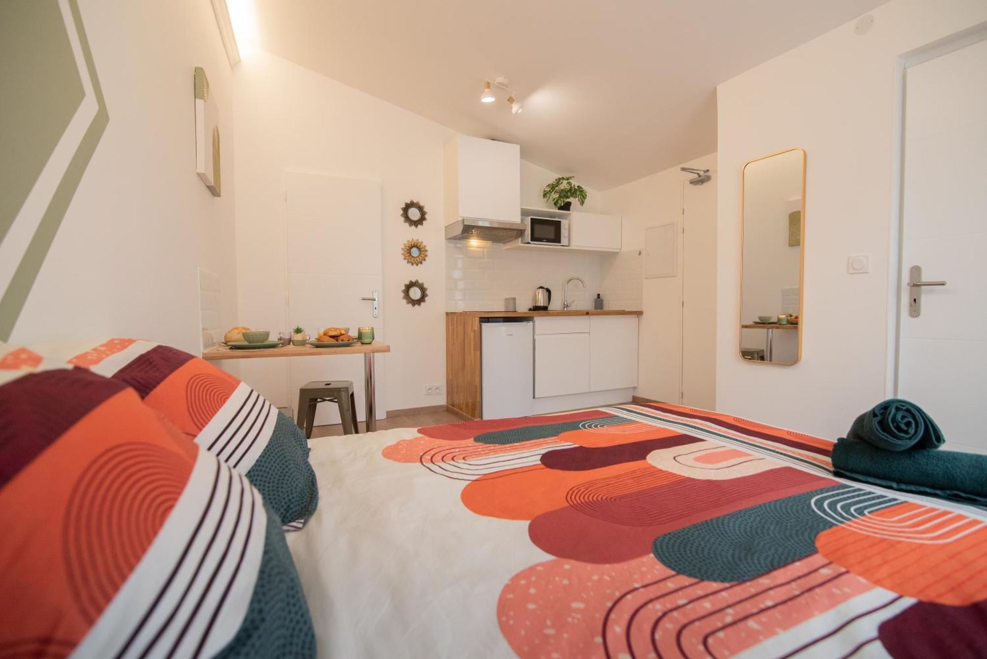 Tout Confort ! Ville, Climatisation, Parking, Wifi, Calme, Tv Carcassonne Exterior photo