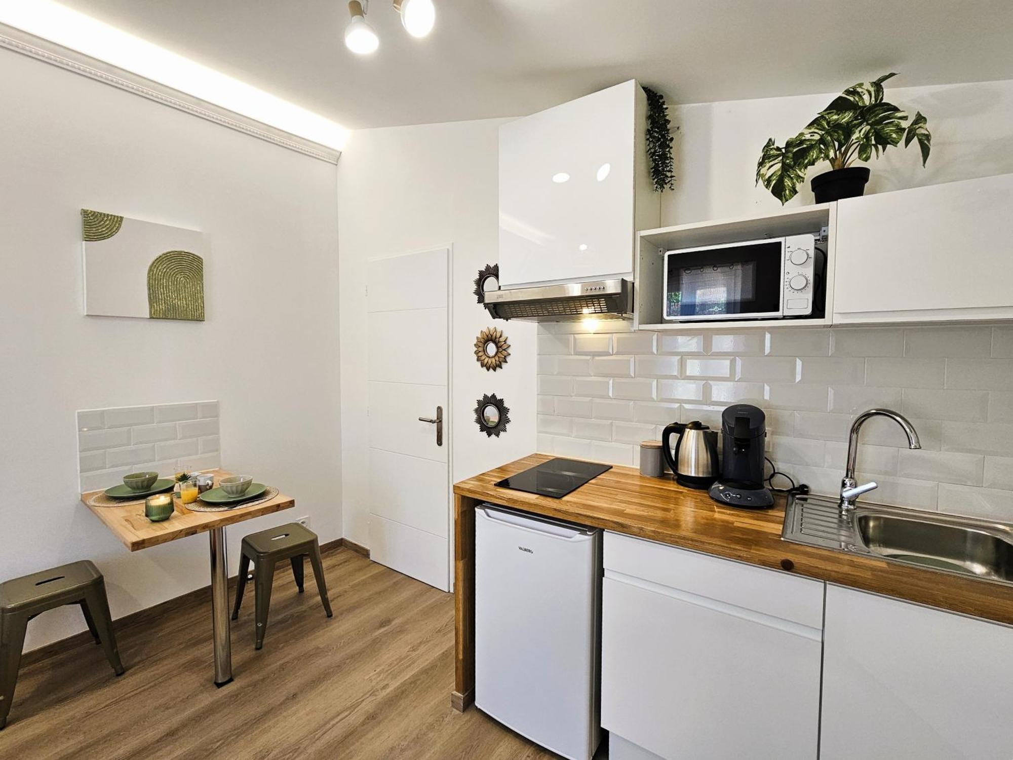 Tout Confort ! Ville, Climatisation, Parking, Wifi, Calme, Tv Carcassonne Exterior photo